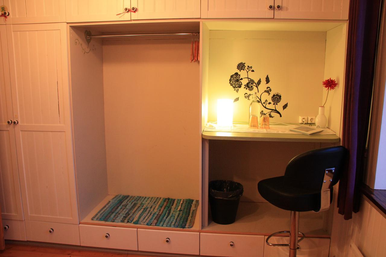 Julia'S Guesthouse B&B Hnaus Luaran gambar